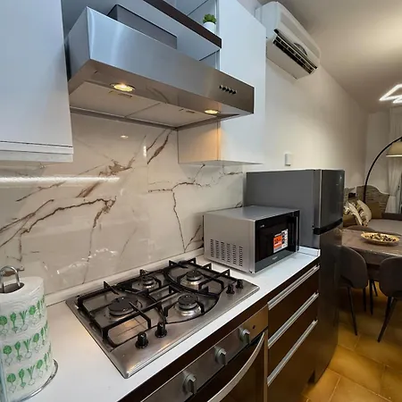 Marina Comfort Nei Pressi Del Palacongressi Апартаменты *